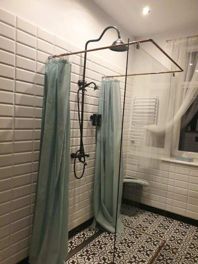 Apartament W Kamienicy Przy Plantach Калиш Экстерьер фото